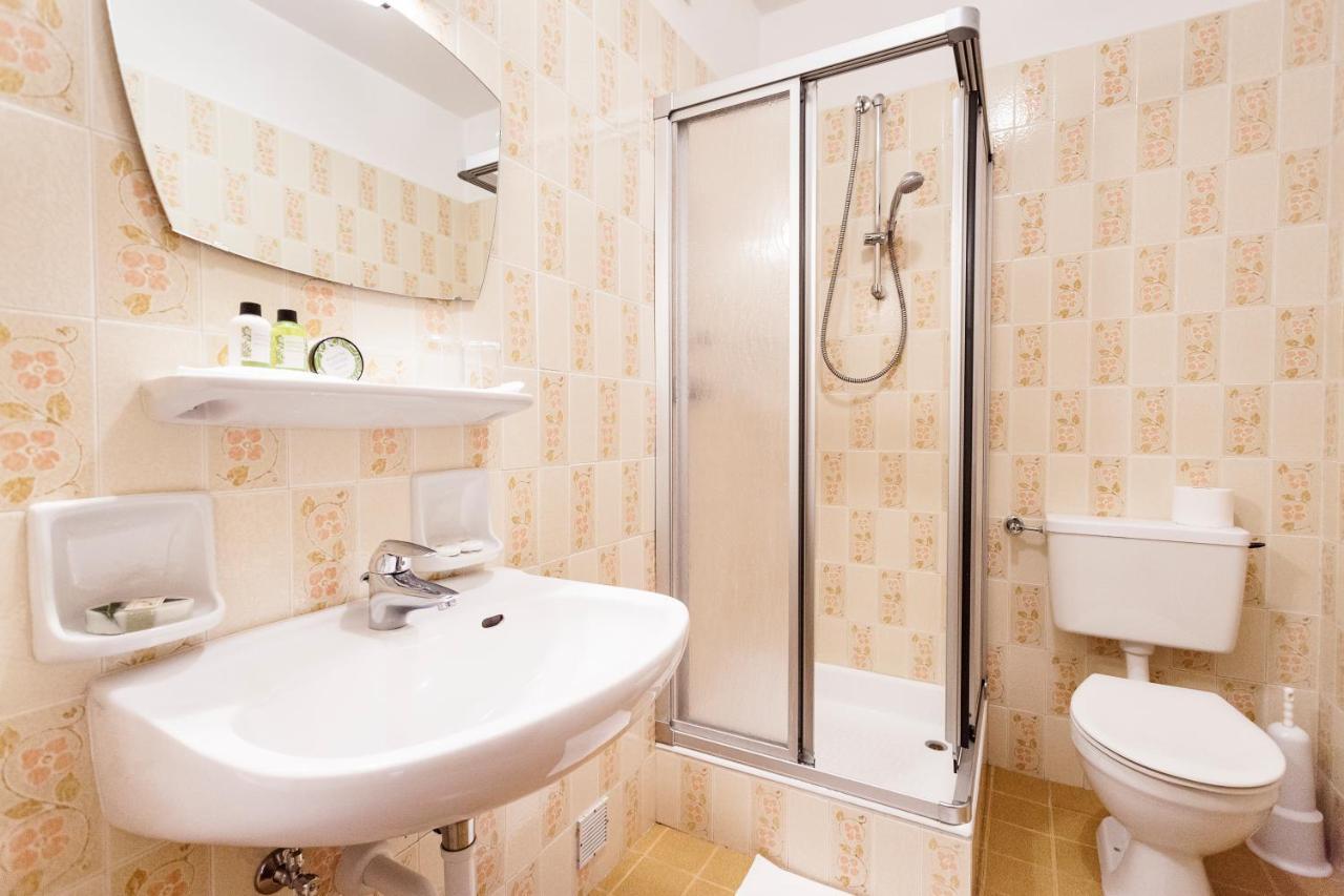 라나 Pension Rebgut B&B 외부 사진